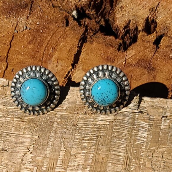 Vintage Turquoise and Sterling Silver Screw back Earrings - Mid-Century - Picture 8 of 8